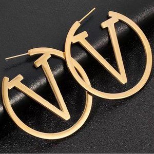 18k Gold Plated V Letter Big Round Hoop Earrings